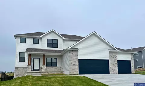 4618 N 212 St, Elkhorn, NE 68022