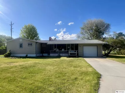 606 E 7th St, Valentine, NE 69201