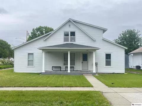 238 N Ray St, Valentine, NE 69201