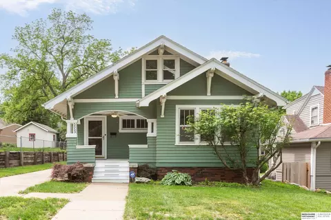 5553 Mayberry St, Omaha, NE 68106