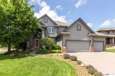 15210 Craig Cir, Bennington, NE 68007