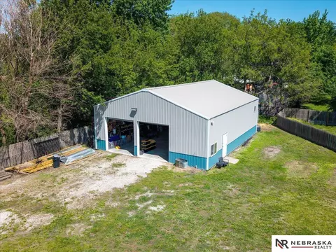 210 4th St, Ithaca, NE 68033