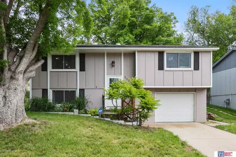 5036 Grassridge Rd, Lincoln, NE 68512