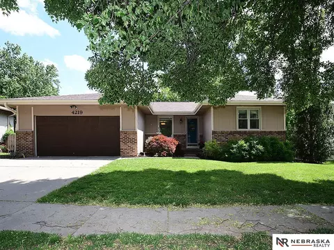4219 Browning St, Lincoln, NE 68516