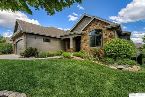 15109 Gilder Ave, Bennington, NE 68007