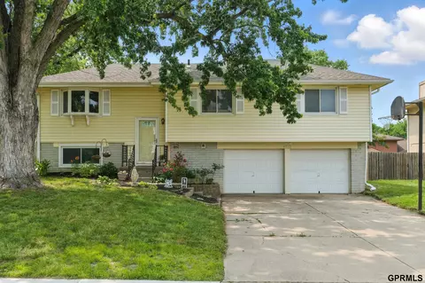 6512 S 136 St, Omaha, NE 68137