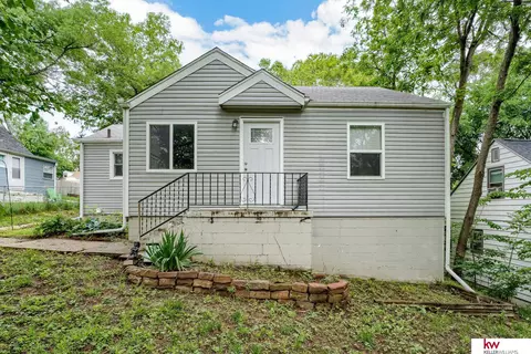 4714 Parker St, Omaha, NE 68104