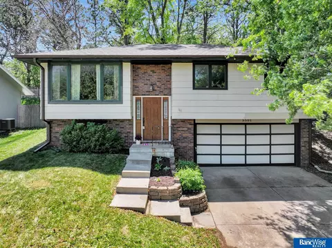 5501 London Rd, Lincoln, NE 68516