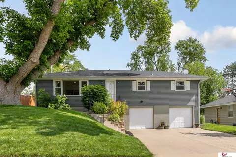 8306 Arbor St, Omaha, NE 68124