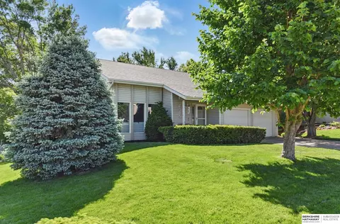 6305 S 95th St, Omaha, NE 68127