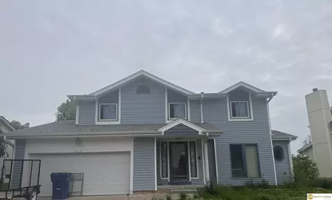 1022 Haverford Dr, Papillion, NE 68046
