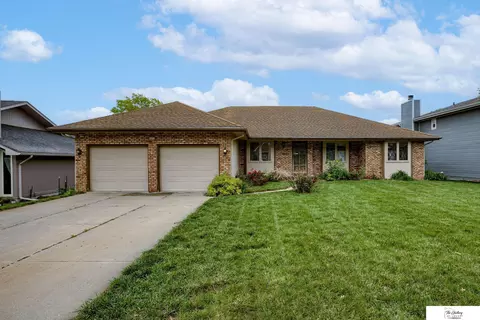 6317 S 94 St, Ralston, NE 68127
