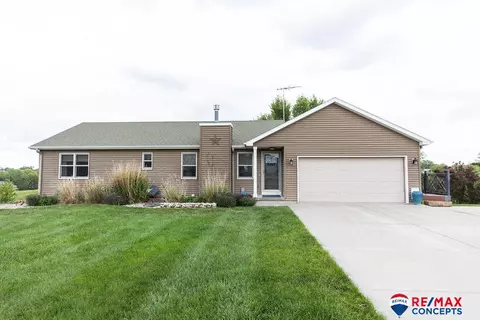 29300 S Golden Pond Rd, Firth, NE 68358