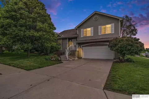 16704 Grand Ave, Omaha, NE 68116