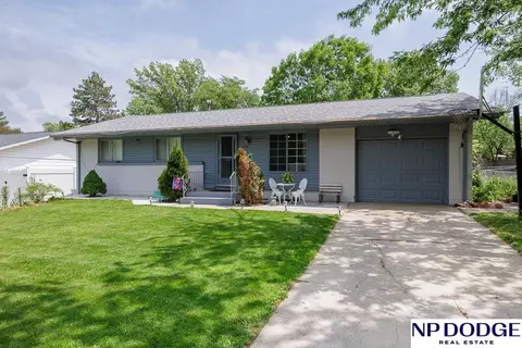 4730 Tipperary Trl, Lincoln, NE 68512