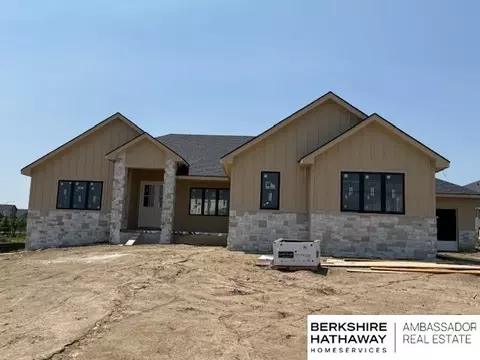 11560 S 123rd Ave, Papillion, NE 68046