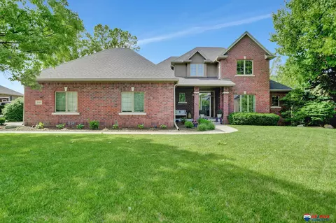 2525 Southview Cir, Lincoln, NE 68512