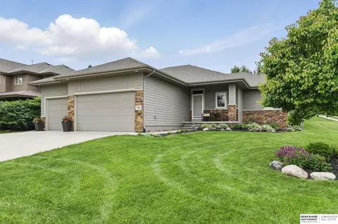 504 S 198th St, Elkhorn, NE 68022