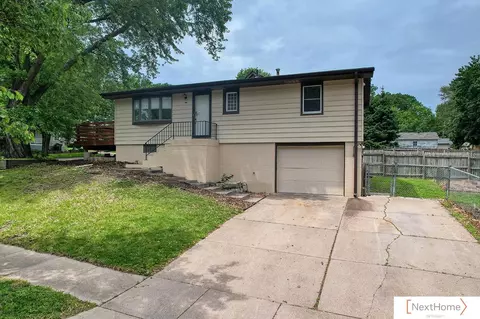 3831 S 54th St, Lincoln, NE 68506