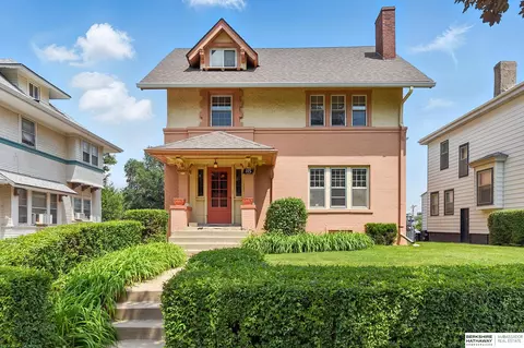 115 N 38th Ave, Omaha, NE 68131