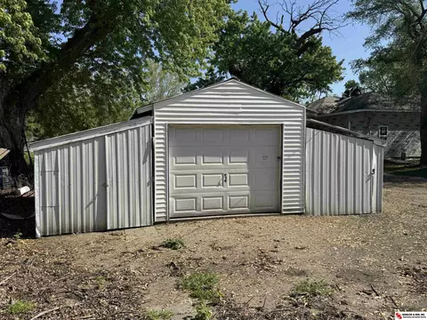 206 W 4th St, Fairbury, NE 68352