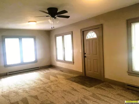 Living - 1410 Central Ave, Auburn, NE 68305 photo 1 of 7