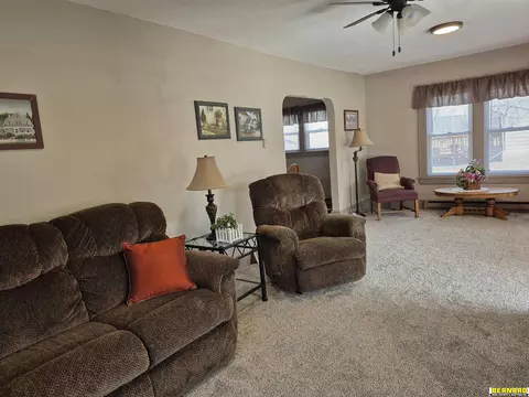 Living - 1410 Central Ave, Auburn, NE 68305 photo 2 of 7