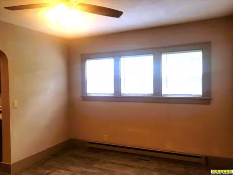Living - 1410 Central Ave, Auburn, NE 68305 photo 7 of 7