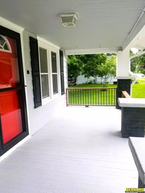 Exterior - 1410 Central Ave, Auburn, NE 68305 photo 2 of 3