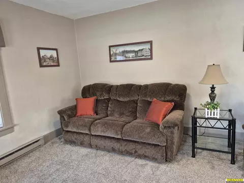 Living - 1410 Central Ave, Auburn, NE 68305 photo 5 of 7