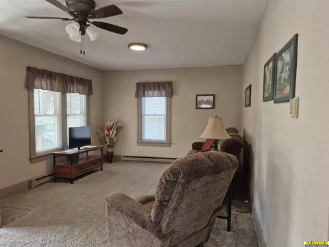 Living - 1410 Central Ave, Auburn, NE 68305 photo 4 of 7