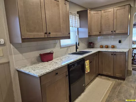 Kitchen - 1410 Central Ave, Auburn, NE 68305 photo 3 of 3