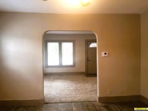 Living - 1410 Central Ave, Auburn, NE 68305 photo 6 of 7
