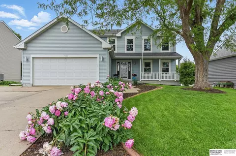 5805 S 160th St, Omaha, NE 68135