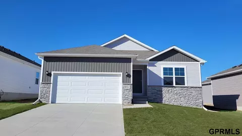 16337 Davidson St, Bennington, NE 68007