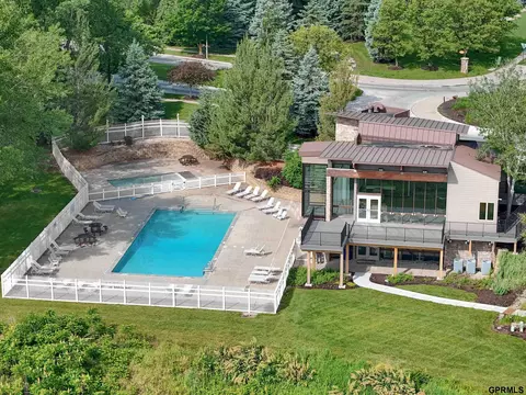 Exterior - 15218 Vane St, Bennington, NE 68007 photo 2 of 7