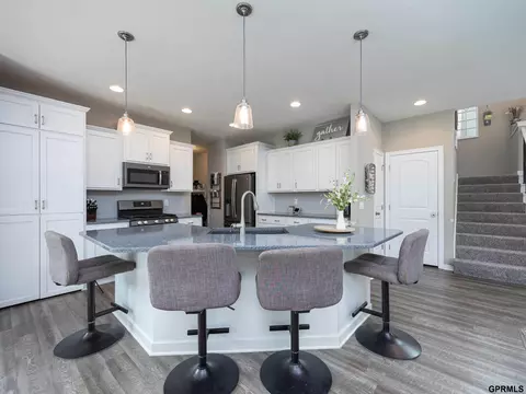 Kitchen - 15218 Vane St, Bennington, NE 68007 photo 4 of 4