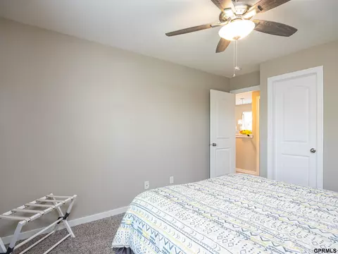 Bedroom - 15218 Vane St, Bennington, NE 68007 photo 5 of 8