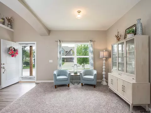 Entry Way - 15218 Vane St, Bennington, NE 68007 photo 2 of 4