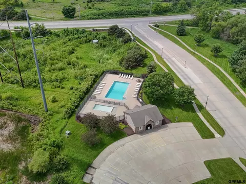 Exterior - 15218 Vane St, Bennington, NE 68007 photo 3 of 7