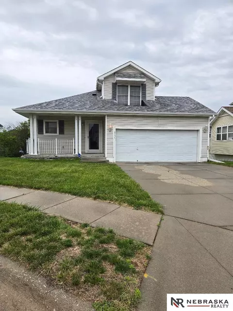 4555 Meredith Ave, Omaha, NE 68104