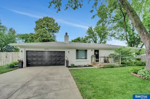 6301 Queens Dr, Lincoln, NE 68516