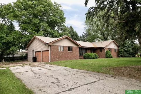 5130 O St, Omaha, NE 68117