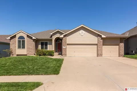 4902 Coffey St, Bellevue, NE 68133