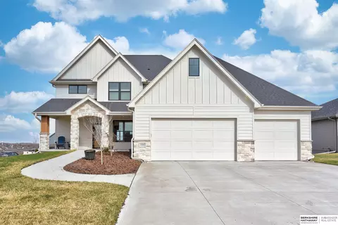 11065 N 171 St, Bennington, NE 68007