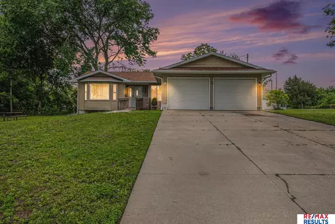 2621 Lizzie Robinson Ave, Omaha, NE 68111