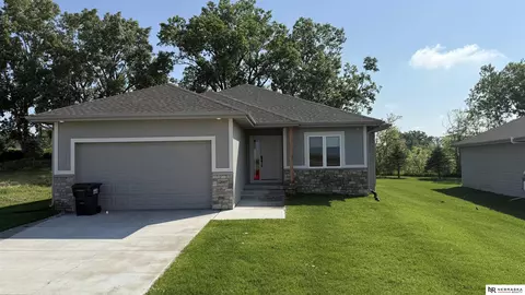 12667 N 161st Ave, Bennington, NE 68007