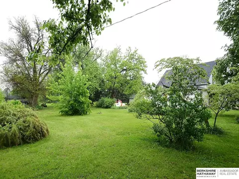 Exterior - 214 E Oak St, Dwight, NE 68635 photo 2 of 10
