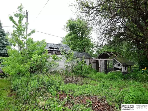 Exterior - 214 E Oak St, Dwight, NE 68635 photo 6 of 10