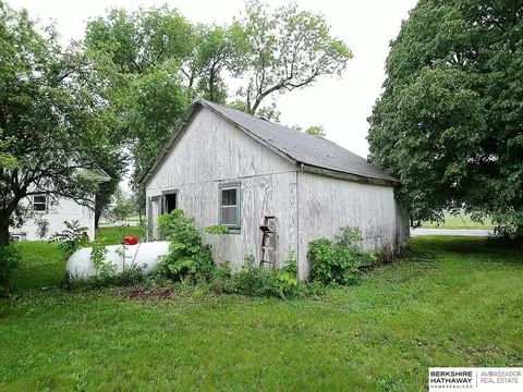 Exterior - 214 E Oak St, Dwight, NE 68635 photo 7 of 10
